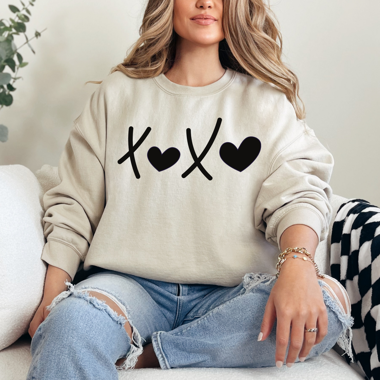 XOXO Heart Unisex Heavy Blend™ Crewneck Sweatshirt
